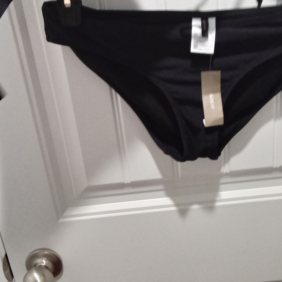 Black Bikini Swimsuit NWT Halter Top Ekouaer, NWT Bottoms J. Crew Size M - Picture 4 of 16